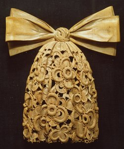 Woodcarving de uma gravata (madeira)